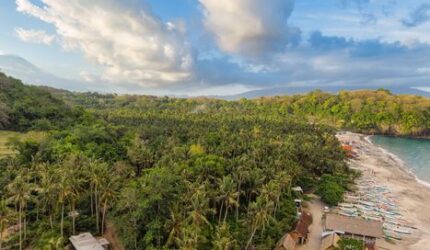 Melintasi Pelosok Nusantara: Tren Liburan Lambat Menemukan Kembali Makna Perjalanan di Pelukan Alam