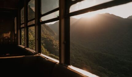 Mengubah Perjalanan Menjadi Destinasi Melalui Pesona Moda Transportasi Wisata Lokal Nusantara