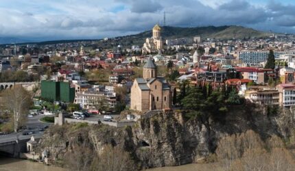 Menjelajah Melodi Musim Gugur di Georgia: Kehangatan Tradisi Panen dan Pesona Kota Tua Tbilisi