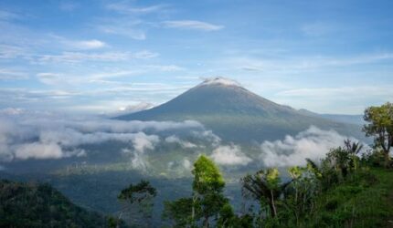 Pesona Banda Neira: Merawat Hening dan Jejak Rempah di Ujung Maluku Tengah