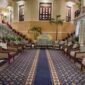 Kemewahan arsitektur dan pelayanan hotel modern bermula dari tradisi panjang tempat persinggahan sederhana yang terus bertransformasi selama ribuan tahun.