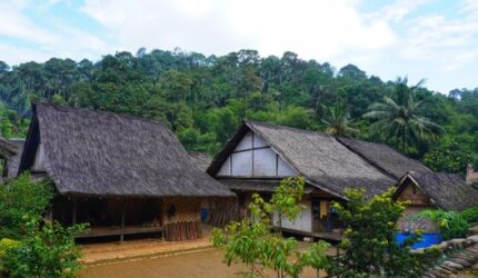 Menemukan Kembali Makna Perjalanan Melalui Tren Slow Travel di Pelosok Nusantara