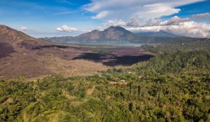 Menyusuri Keheningan Kepulauan Timur: Panduan Menjelajah Banda Neira dan Alor Secara Berkelanjutan