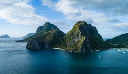 Empat Destinasi Wisata Populer Indonesia untuk Liburan Akhir Tahun yang Mengesan