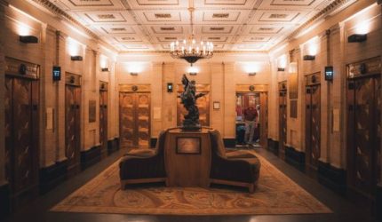 Menelusuri Jejak Sejarah dan Mitos Dibalik Kemewahan Hotel Legendaris Mancanegara